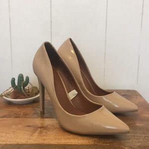 Nude Pumps